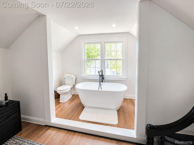 10425 Elgin Avenue, Huntington Woods, MI 48070