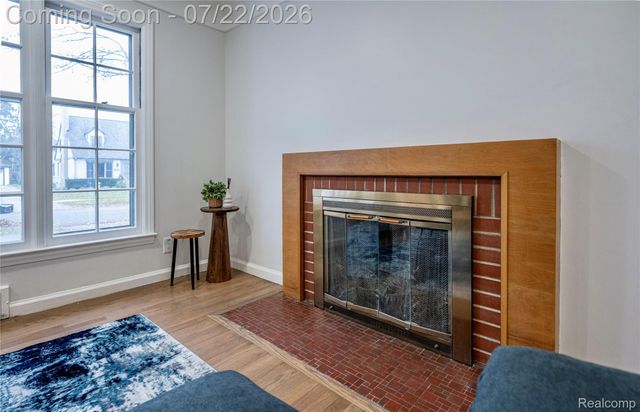 10425 Elgin Avenue, Huntington Woods, MI 48070