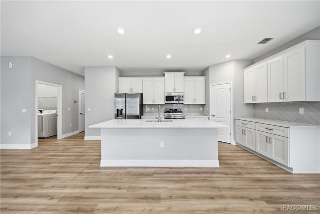 32 Glenridge Circle, Homosassa, FL 34446