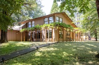 6651 Westside Road, Cave Junction, OR 97523