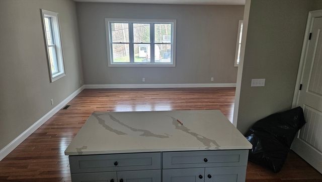 04 Aurora Street, Worcester, MA 01607
