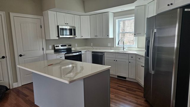 04 Aurora Street, Worcester, MA 01607