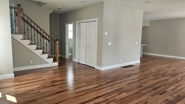 04 Aurora Street, Worcester, MA 01607