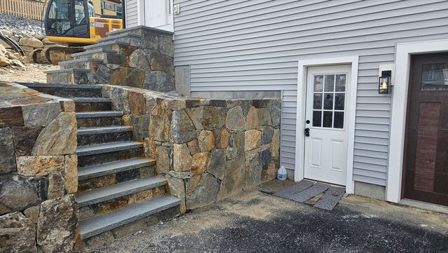 04 Aurora Street, Worcester, MA 01607