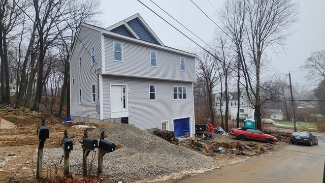 04 Aurora Street, Worcester, MA 01607