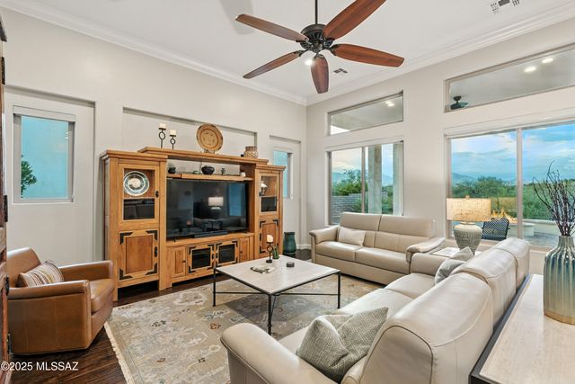 2198 E Madera Plateau Drive, Green Valley, AZ 85614