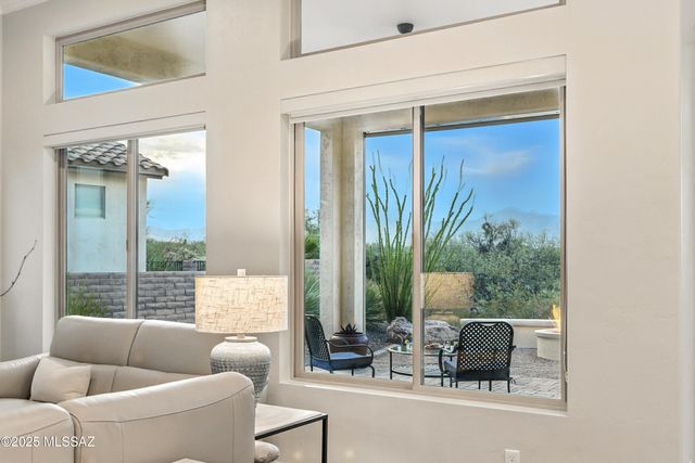 2198 E Madera Plateau Drive, Green Valley, AZ 85614