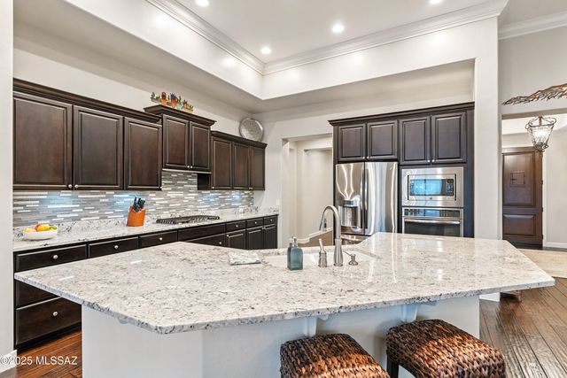 2198 E Madera Plateau Drive, Green Valley, AZ 85614