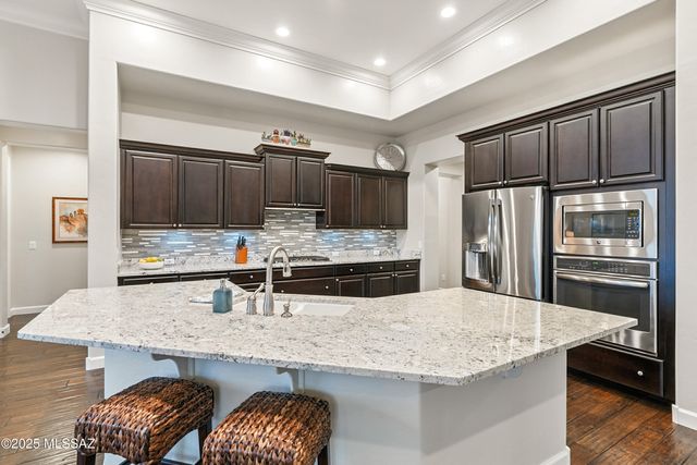 2198 E Madera Plateau Drive, Green Valley, AZ 85614