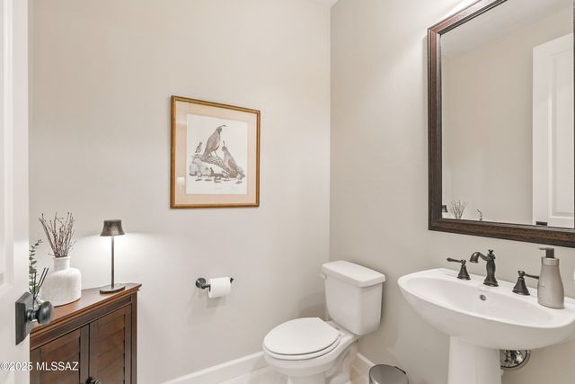 2198 E Madera Plateau Drive, Green Valley, AZ 85614