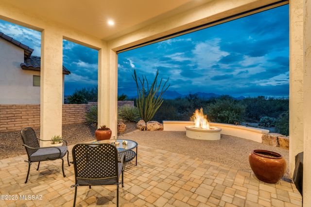 2198 E Madera Plateau Drive, Green Valley, AZ 85614