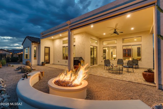 2198 E Madera Plateau Drive, Green Valley, AZ 85614