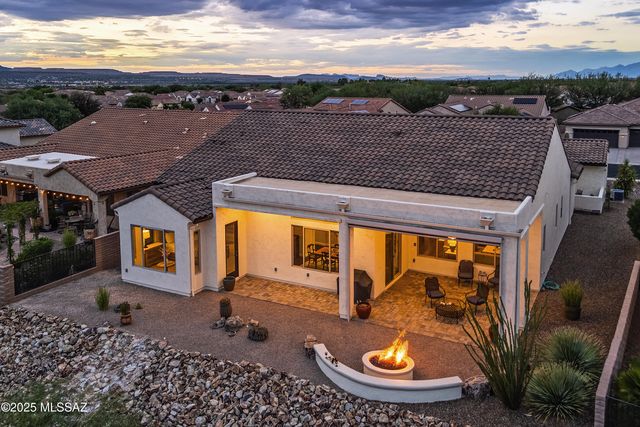 2198 E Madera Plateau Drive, Green Valley, AZ 85614