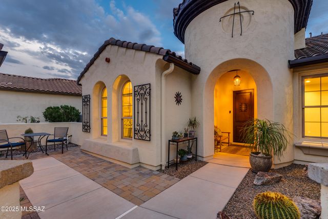 2198 E Madera Plateau Drive, Green Valley, AZ 85614