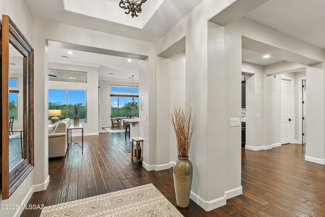 2198 E Madera Plateau Drive, Green Valley, AZ 85614