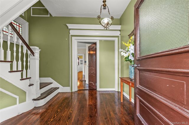 332 S 4th Avenue, Mount Vernon, NY 10550