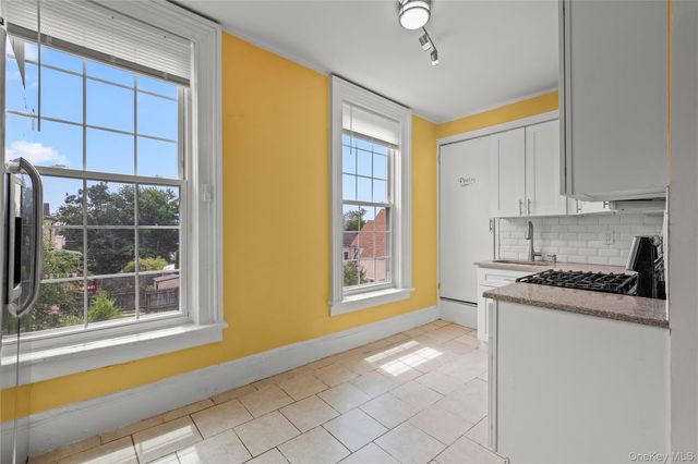 332 S 4th Avenue, Mount Vernon, NY 10550