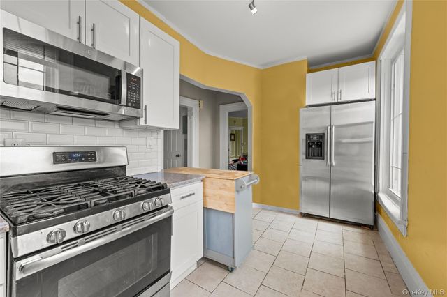 332 S 4th Avenue, Mount Vernon, NY 10550