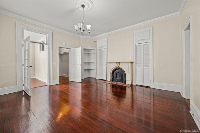 332 S 4th Avenue, Mount Vernon, NY 10550
