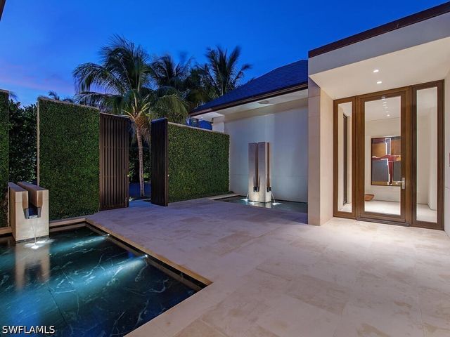 3655 Fort Charles DR, Naples, FL 34102