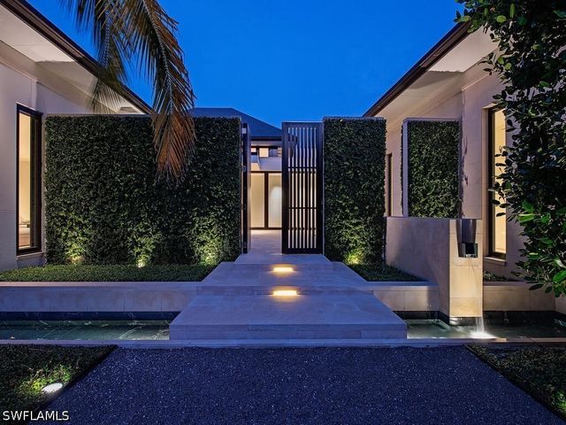 3655 Fort Charles DR, Naples, FL 34102