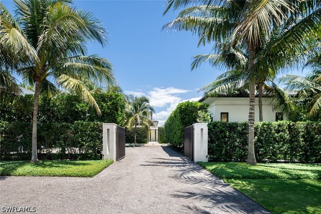 3655 Fort Charles DR, Naples, FL 34102