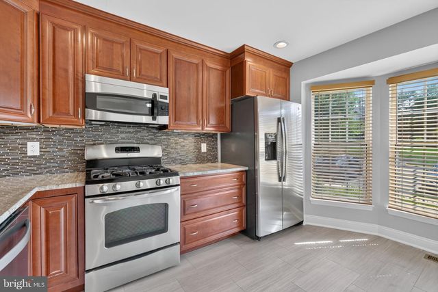 7014 GATTON SQ, Alexandria, VA 22315