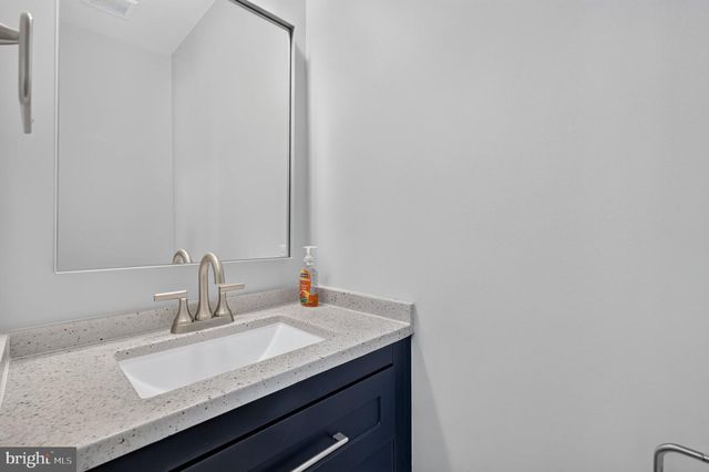 7014 GATTON SQ, Alexandria, VA 22315