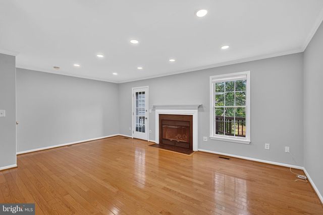 7014 GATTON SQ, Alexandria, VA 22315