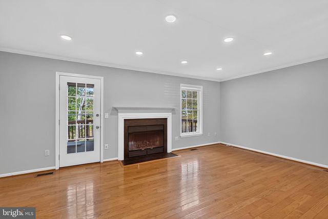 7014 GATTON SQ, Alexandria, VA 22315