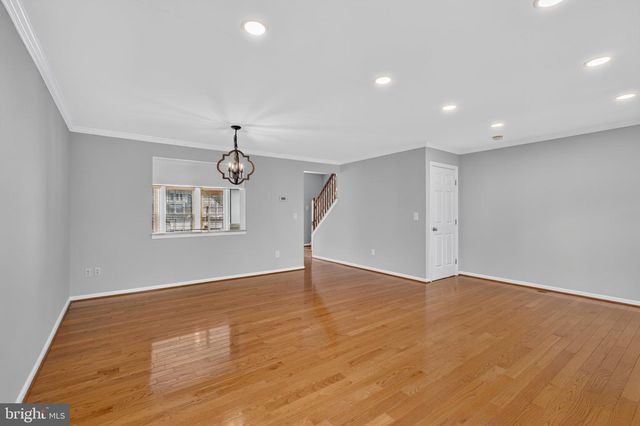 7014 GATTON SQ, Alexandria, VA 22315