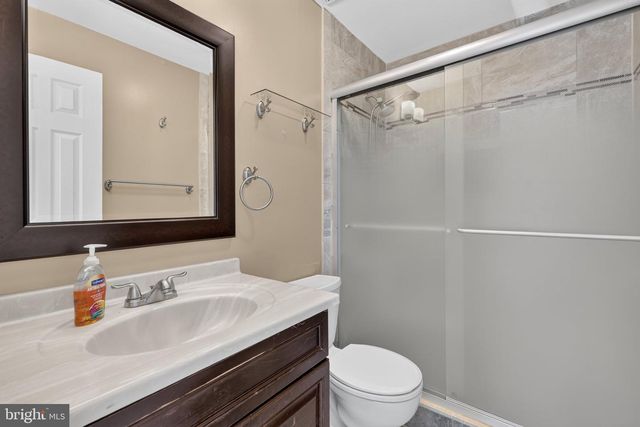 7014 GATTON SQ, Alexandria, VA 22315