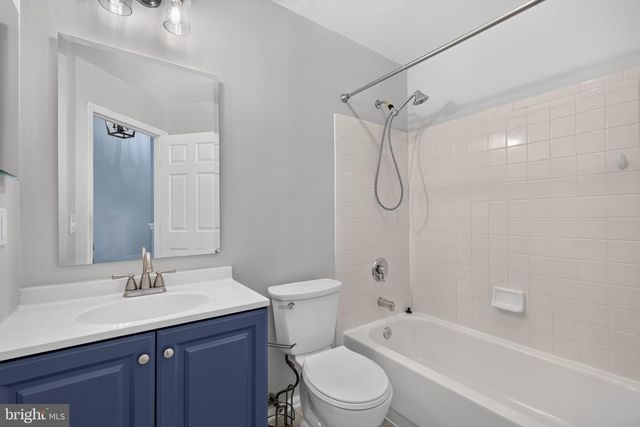 7014 GATTON SQ, Alexandria, VA 22315