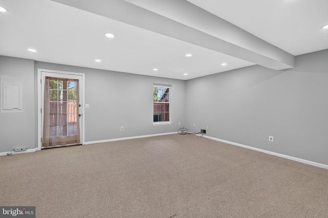 7014 GATTON SQ, Alexandria, VA 22315