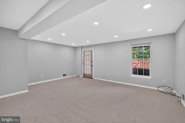 7014 GATTON SQ, Alexandria, VA 22315
