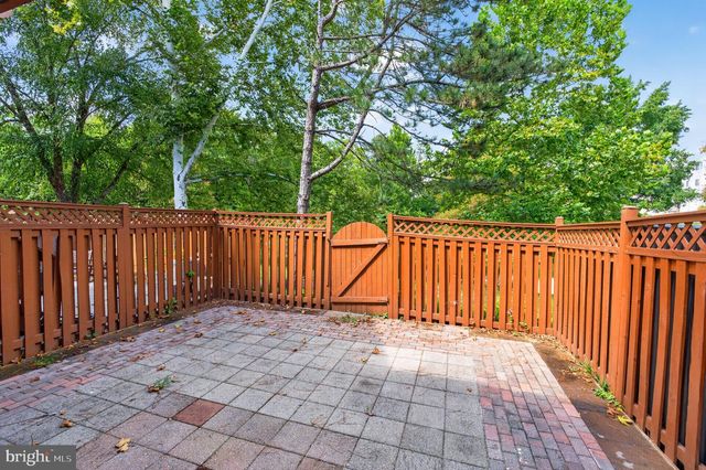 7014 GATTON SQ, Alexandria, VA 22315