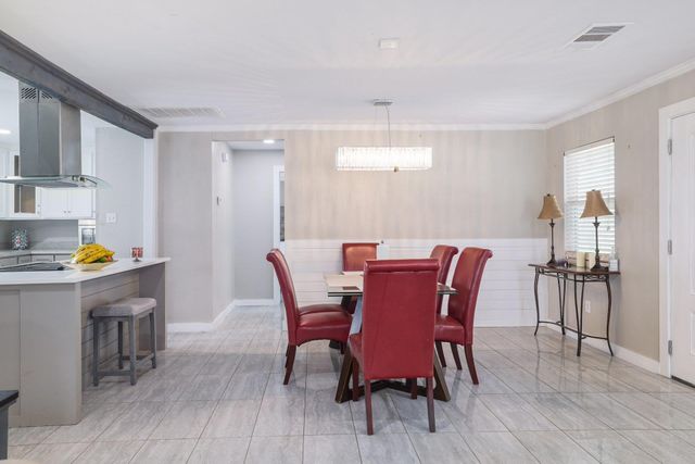 5902 N Main ST N, Taylor, TX 76574