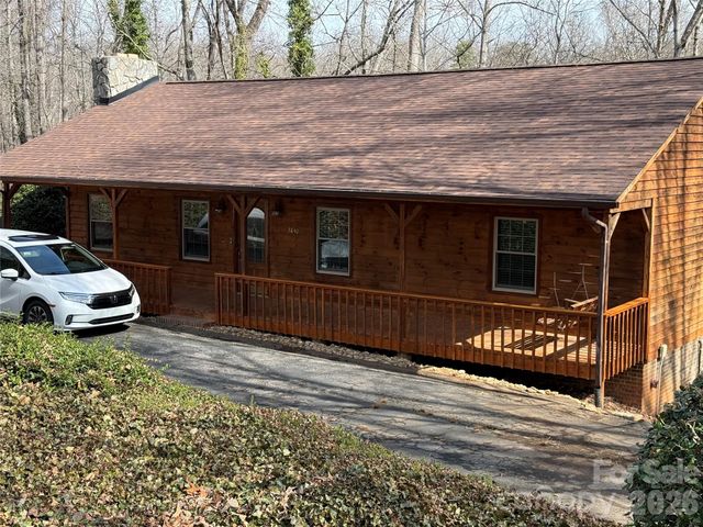 3840 Cherry Grove Drive, Hickory, NC 28602