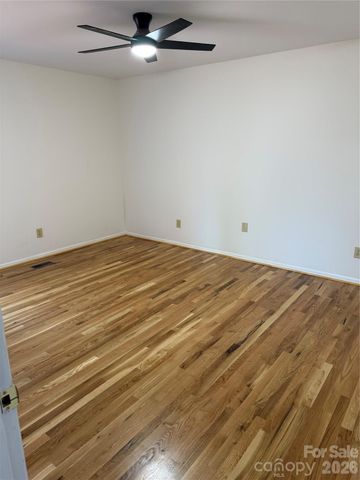 3840 Cherry Grove Drive, Hickory, NC 28602