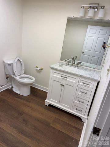 3840 Cherry Grove Drive, Hickory, NC 28602