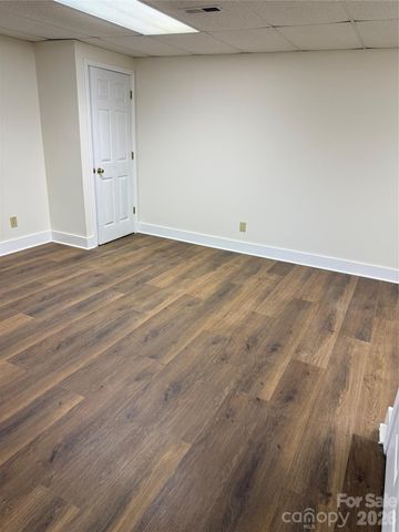 3840 Cherry Grove Drive, Hickory, NC 28602