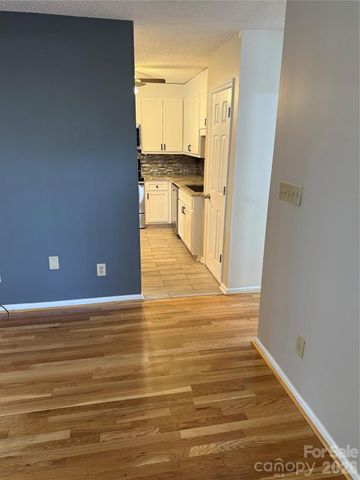 3840 Cherry Grove Drive, Hickory, NC 28602