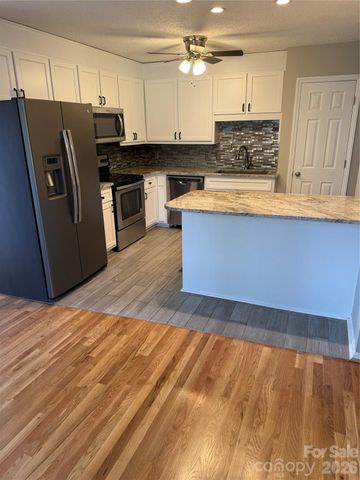 3840 Cherry Grove Drive, Hickory, NC 28602