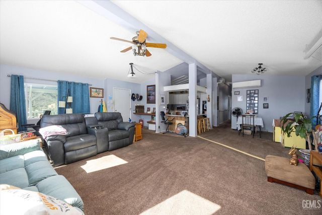 101 Split Mountain Way, Wofford Heights, CA 93285