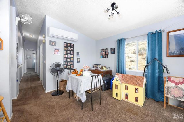 101 Split Mountain Way, Wofford Heights, CA 93285