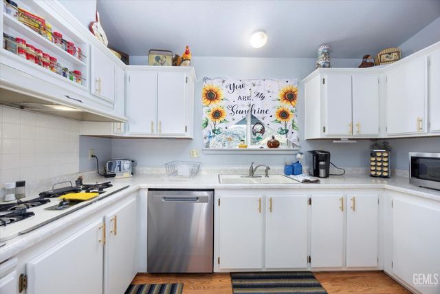 101 Split Mountain Way, Wofford Heights, CA 93285