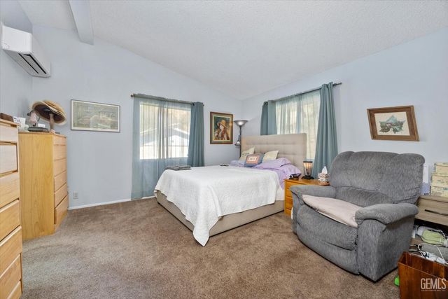 101 Split Mountain Way, Wofford Heights, CA 93285