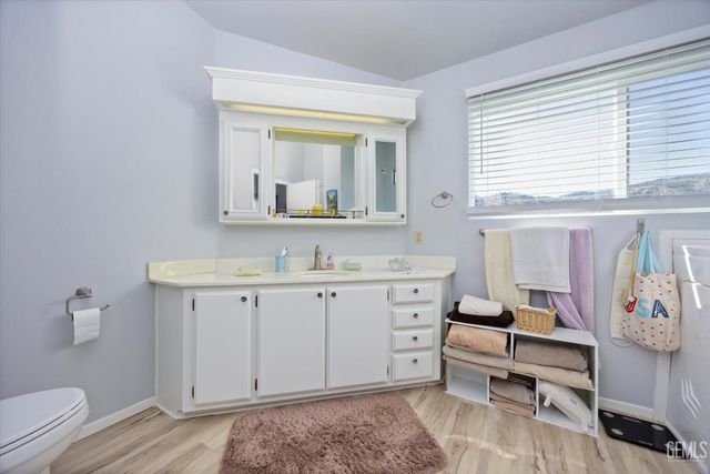 101 Split Mountain Way, Wofford Heights, CA 93285