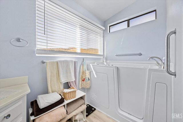 101 Split Mountain Way, Wofford Heights, CA 93285