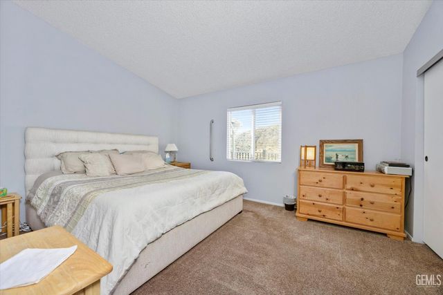 101 Split Mountain Way, Wofford Heights, CA 93285